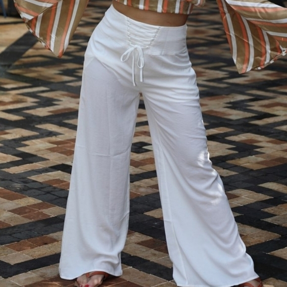 White wide legged pants - Picture 2 of 3